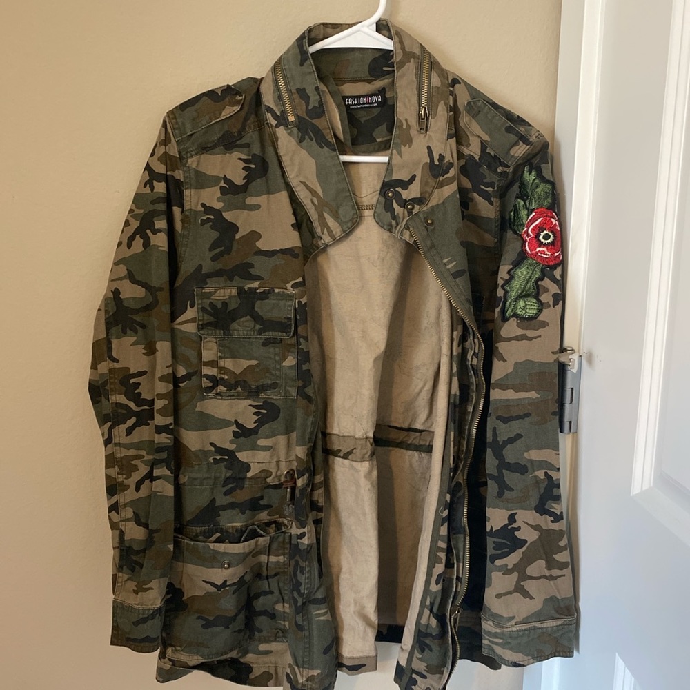 Fashion nova camo jacket with flower detailing